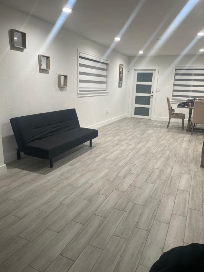 Cozy Triplex Centrally Located Miami Exterior photo